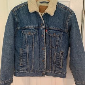Levi’s Sherpa lined denim jacket!